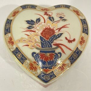 Vintage Imari Ware Japan Porcelain Heart Shaped Trinket Jewel Box Floral Lidded